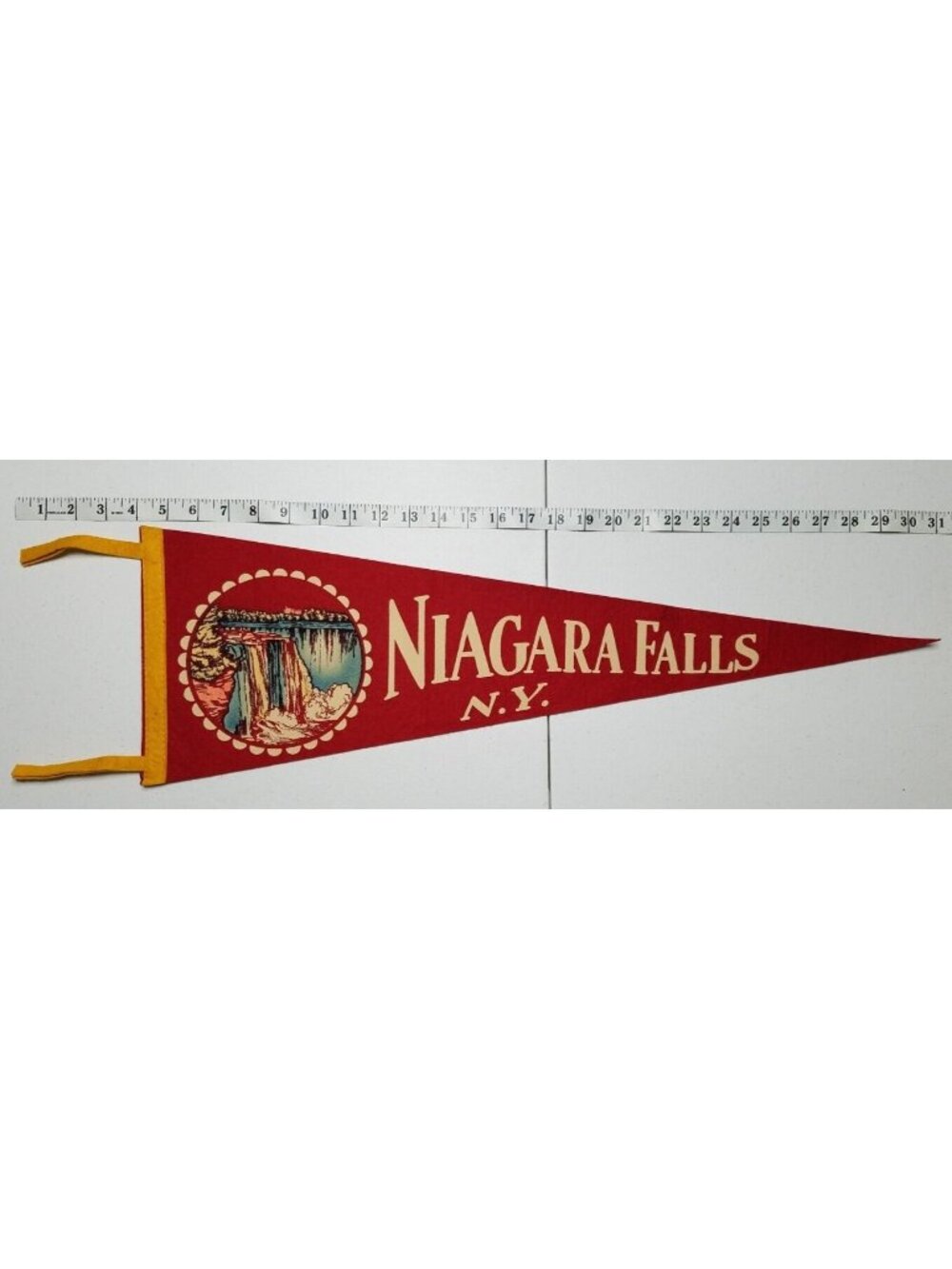 Vintage Felt Pennant Niagara Falls N.Y. Souvenir Travel Collectible Red & Yellow